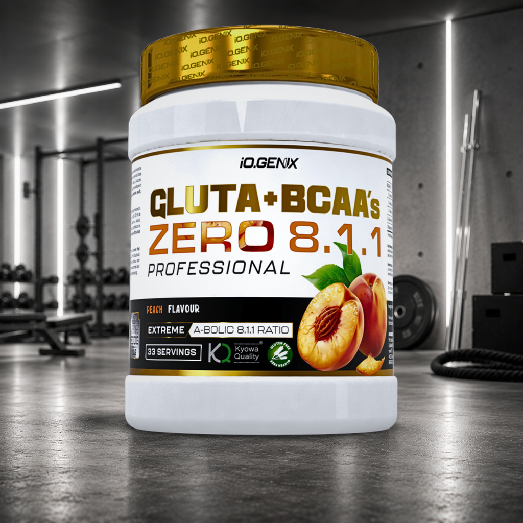 BCAA + Glutamine Kyowa® IO.GENIX : 5 g de BCAA 8:1:1 et 5 g de glutamine Kyowa® par dose pour favoriser la récupération musculaire, limiter le catabolisme et soutenir le système immunitaire.