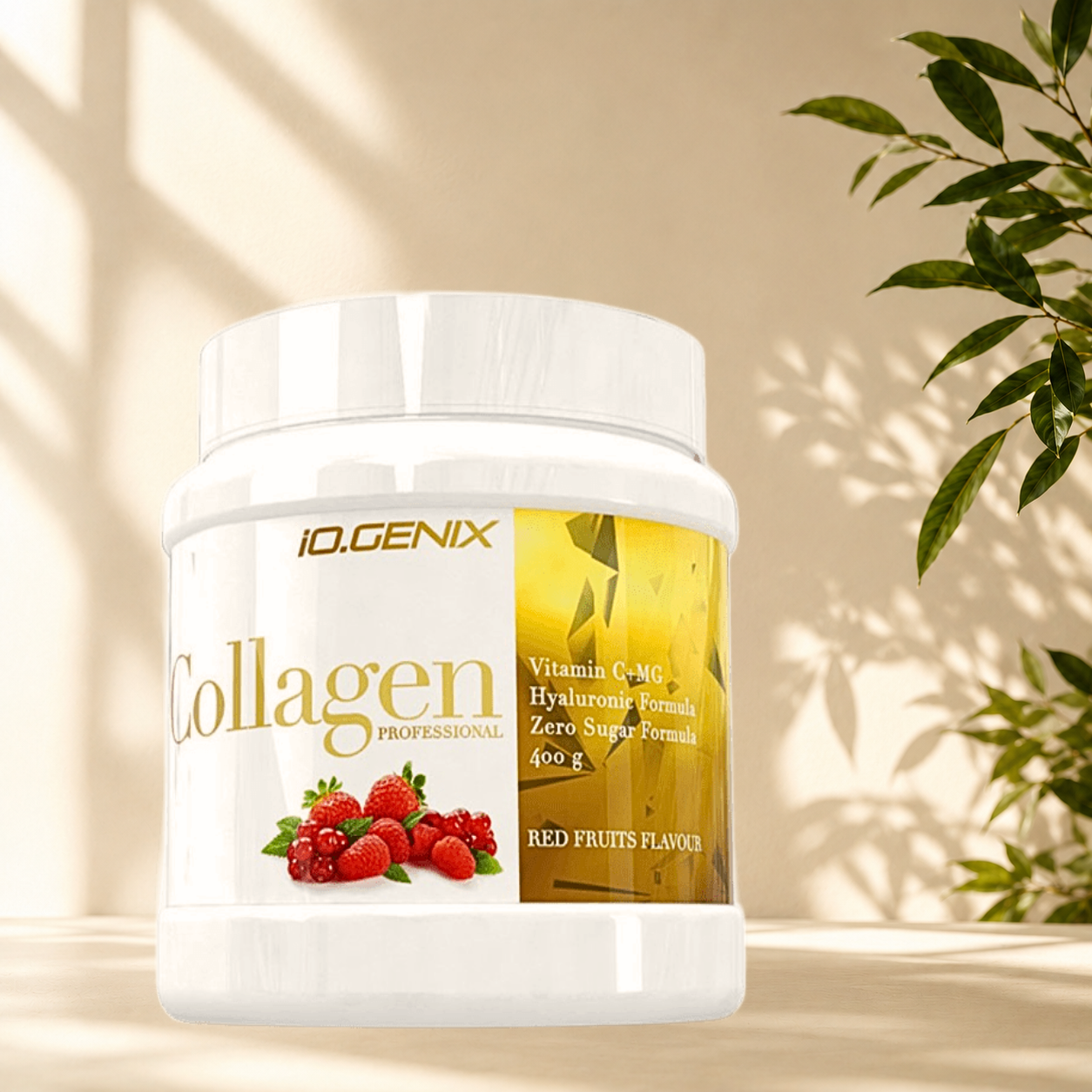 **Collagen Professional** **IO.GENIX** apporte **7,5 g de collagène hydrolysé**, de la **vitamine C**, de l'**acide hyaluronique** et du **magnésium** pour soutenir les **articulations**, les **tendons**, les **ligaments** et la récupération.

